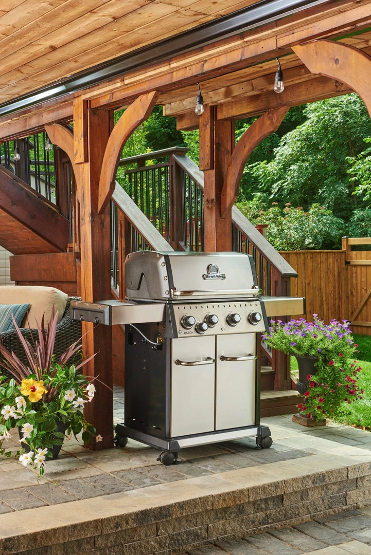 BBQs & Smokers Broil King BARON S440 PRO IR BBQ With Infrared Side Burner 8 BBQs & Smokers Broil King BARON S440 PRO IR BBQ With Infrared Side Burner