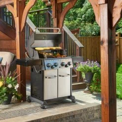 Broil King CROWN S490 BBQ With Side Burner, Rear Rotisserie Burner & Rotisserie Kit BBQs & Smokers 32 Broil King CROWN S490 BBQ With Side Burner, Rear Rotisserie Burner & Rotisserie Kit BBQs & Smokers