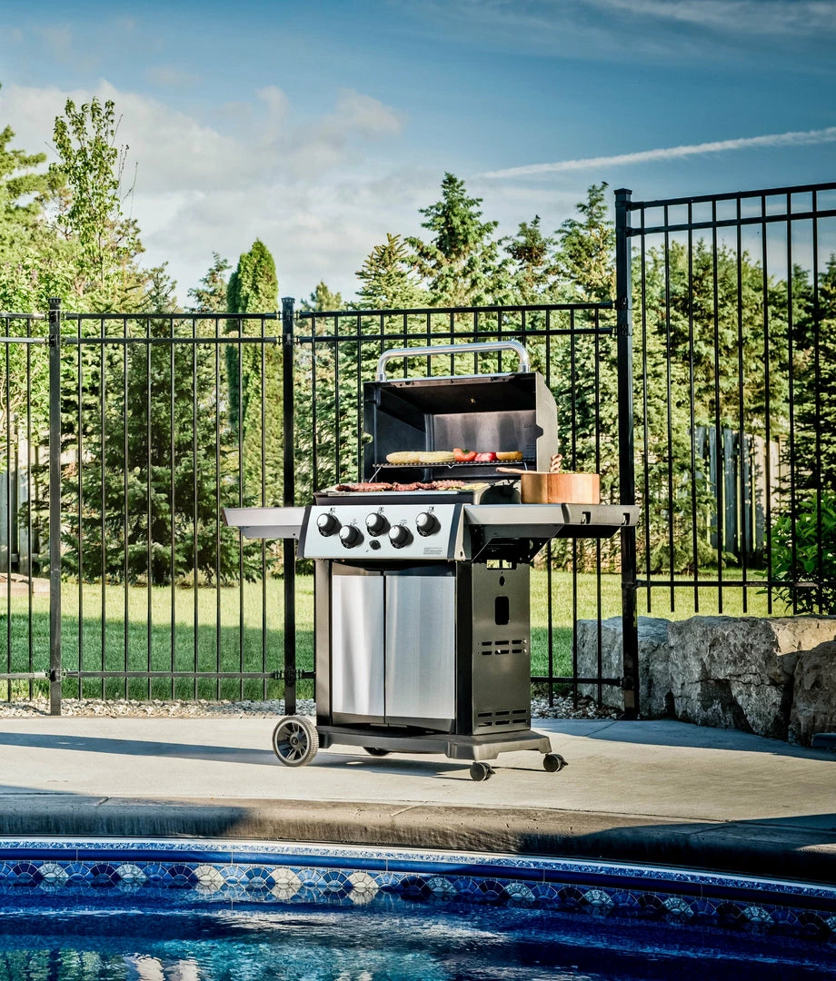 BBQs & Smokers Broil King SIGNET 390 BBQ With Side Burner, Rear Rotisserie Burner & Rotisserie Kit 9 BBQs & Smokers Broil King SIGNET 390 BBQ With Side Burner, Rear Rotisserie Burner & Rotisserie Kit