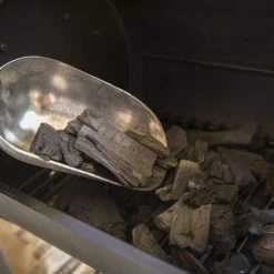 Broil King Regal Charcoal Grill 400 With Heavy Duty Cast Iron Grids BBQs & Smokers