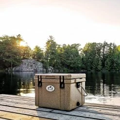 Chilly Moose Cooler/Ice Box W/ Wheels (75L) 26 Chilly Moose Cooler/Ice Box W/ Wheels (75L)