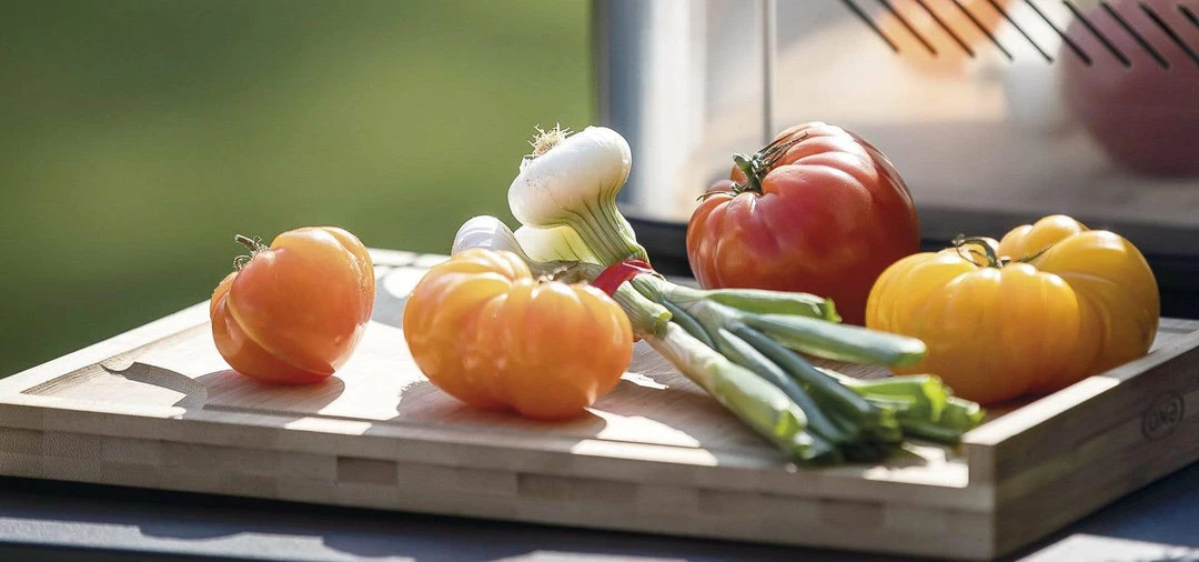 ENO Cutting Board W/ Gastro Tray - Bamboo/Stainless Steel 3 ENO Cutting Board W/ Gastro Tray - Bamboo/Stainless Steel