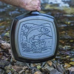 Lodge Wildlife Series - Cast Iron Grill Pan 10.5" W/ Fish Scene BBQ Accessories