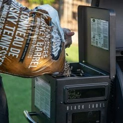 BBQs & Smokers Louisiana Grills 800 Black Label Series Pellet Grill With WIFI Control