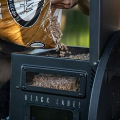 BBQs & Smokers Louisiana Grills 800 Black Label Series Pellet Grill With WIFI Control