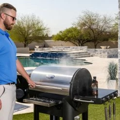 Louisiana Grills Founders Legacy 800 Pellet Grill BBQs & Smokers