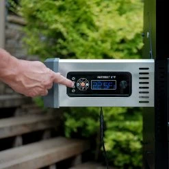 Masterbuilt Gravity Series 800 Digital Charcoal Griddle + Grill + Smoker