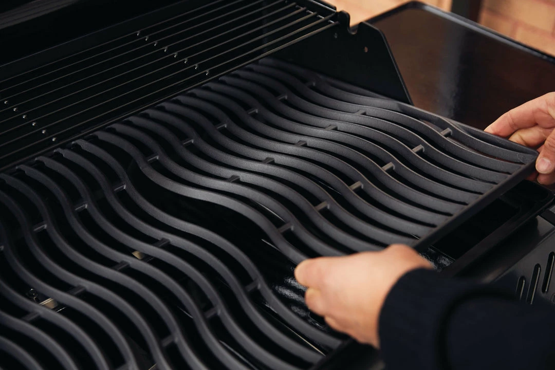 BBQs & Smokers Napoleon Freestyle 425 Gas Grill (Graphite Grey) 2 BBQs & Smokers Napoleon Freestyle 425 Gas Grill (Graphite Grey)