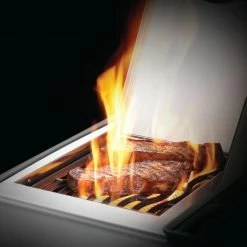 Napoleon Rogue XT 365 SIB Propane Gas BBQ With Infrared Side Burner BBQs & Smokers