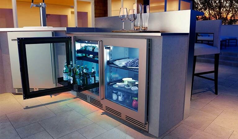 Perlick Signature Series Shallow Depth 18" Depth Outdoor Refrigerator With Stain HH24RO-4-3L 5 Perlick Signature Series Shallow Depth 18" Depth Outdoor Refrigerator With Stain HH24RO-4-3L